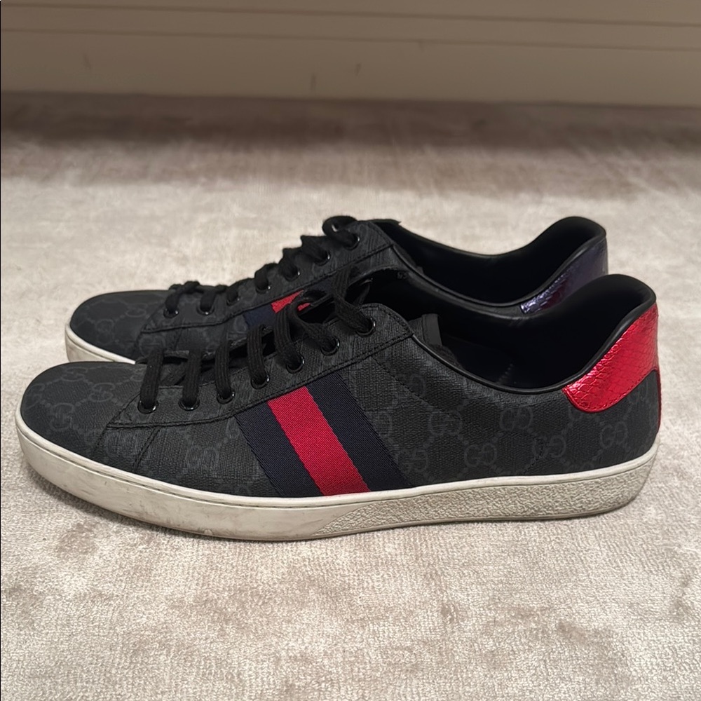 Gucci Men's Black Sneakers with Red and Blue Stripes